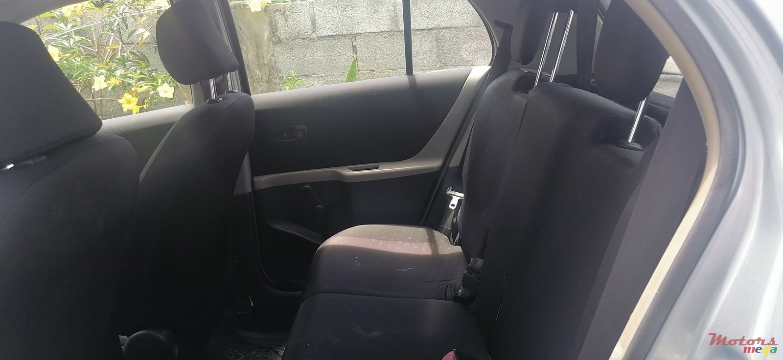 2007' Toyota Yaris photo #2