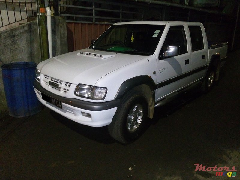 2004' Isuzu 4x4 turbo full option photo #1