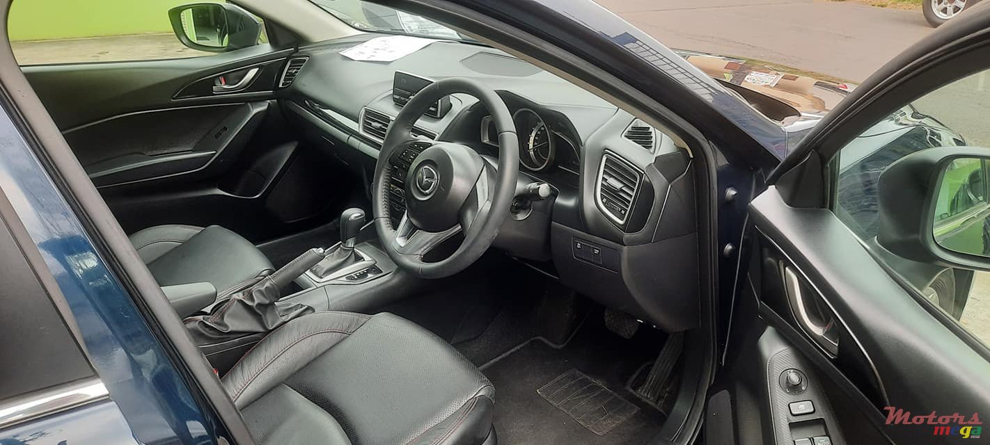 2016' Mazda 3 Skyactive Technology photo #7