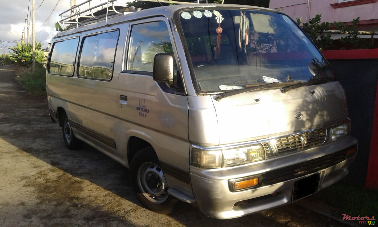 1997' Nissan Urvan photo #1