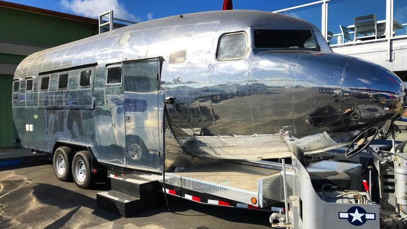 DC-3 Gourmet is a food truck plane