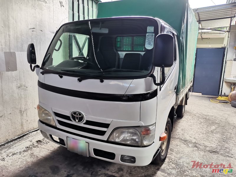 2010' Toyota Town Ace photo #2