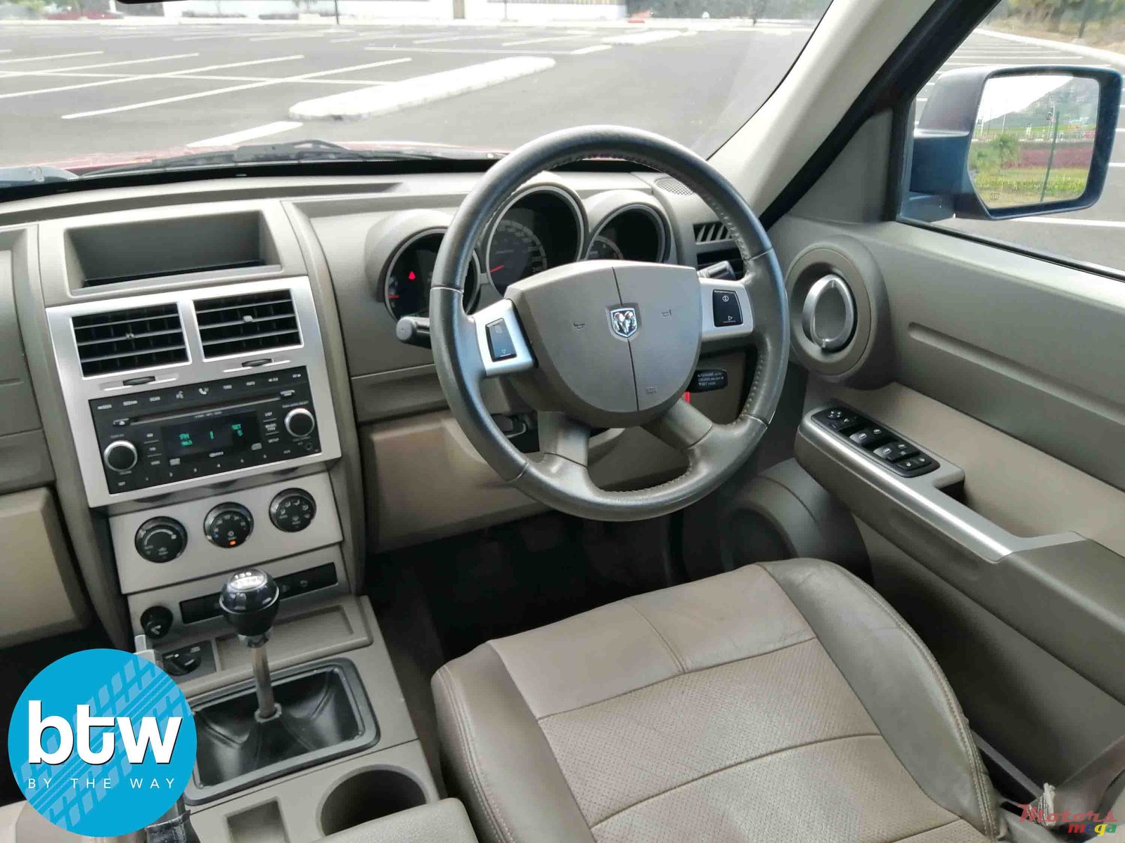 2011' Dodge Nitro SXT 4X4 CRD photo #6