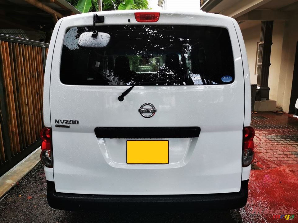 2013' Nissan NV 200 photo #3