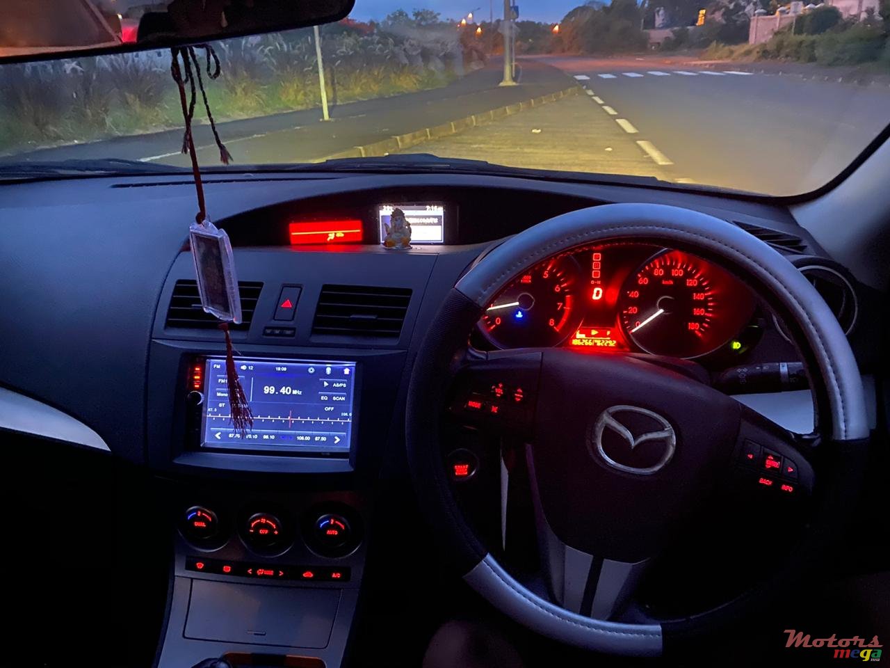 2009' Mazda Axela photo #4