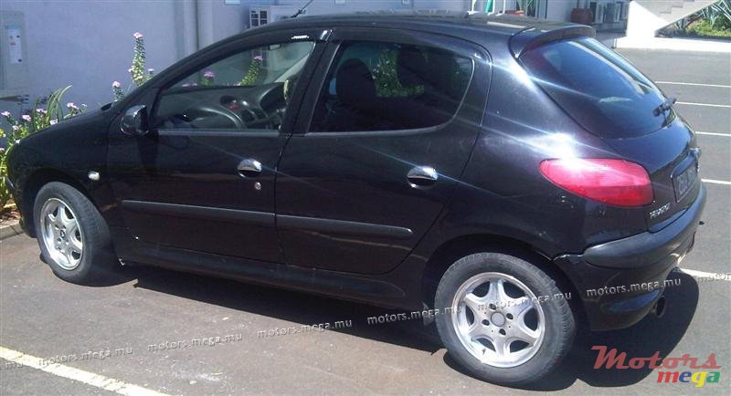 2001' Peugeot 206 photo #2