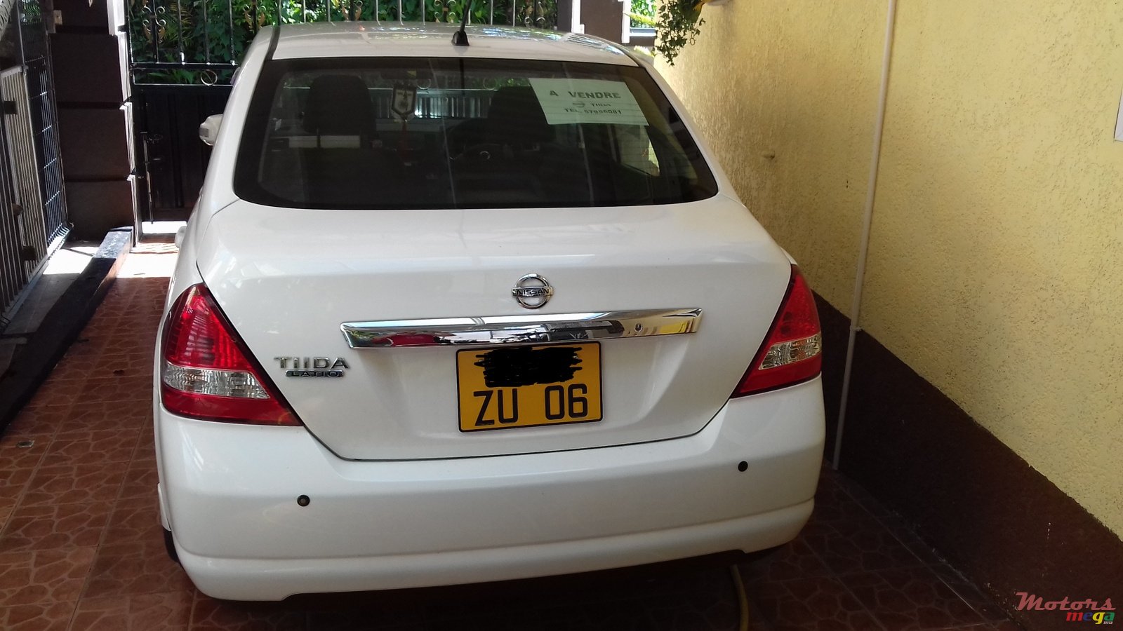 2006' Nissan Tiida Latio photo #2