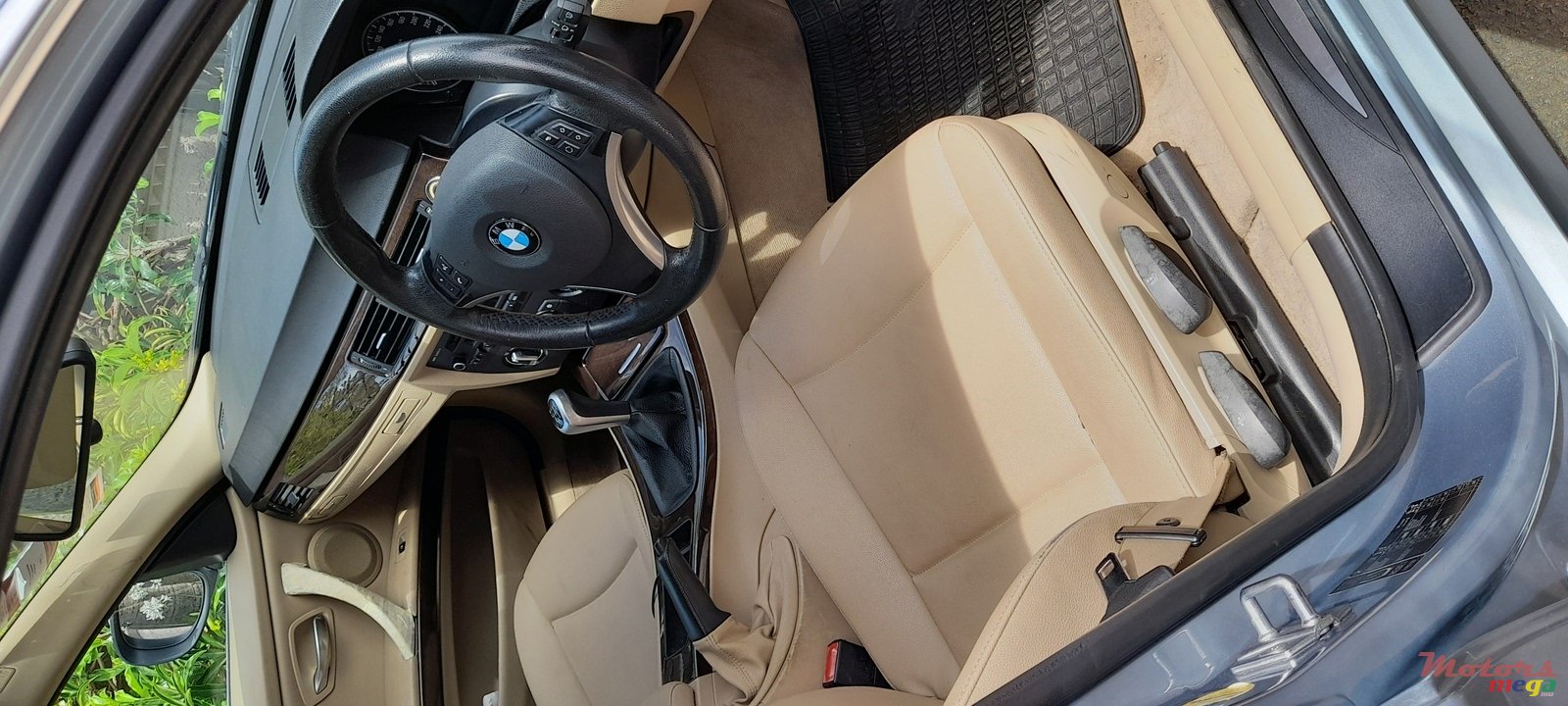 2010' BMW 3 Series 316i photo #4