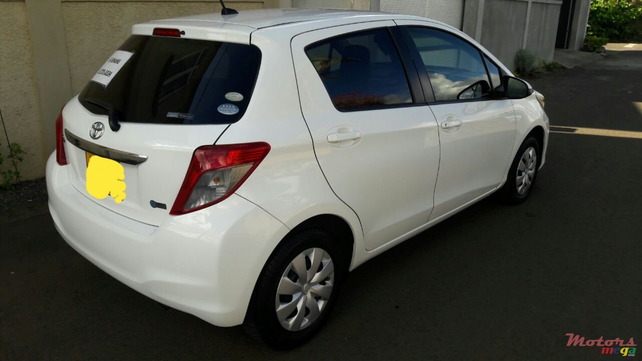 2012' Toyota Vitz 1320cc photo #1