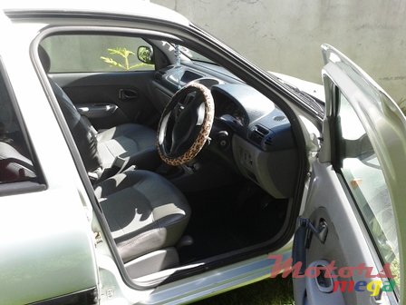 2000' Renault Clio photo #6