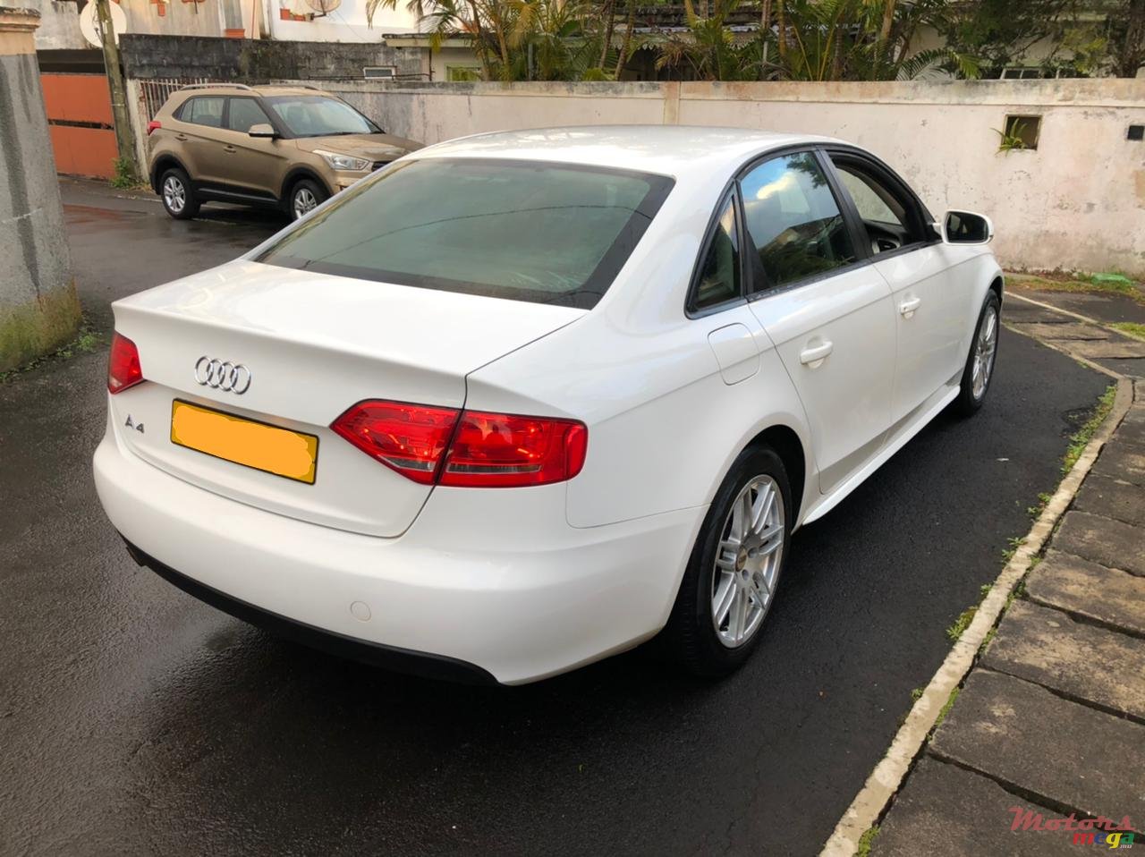 2011' Audi 4000 A4 Automatic photo #3