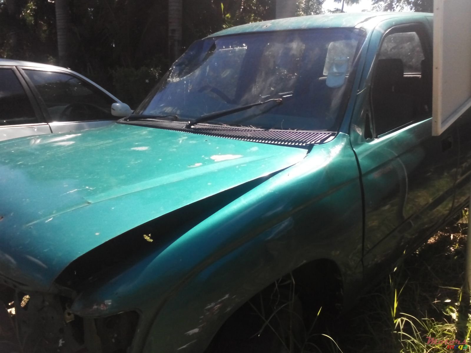 2001' Toyota Hilux 4*2 photo #1