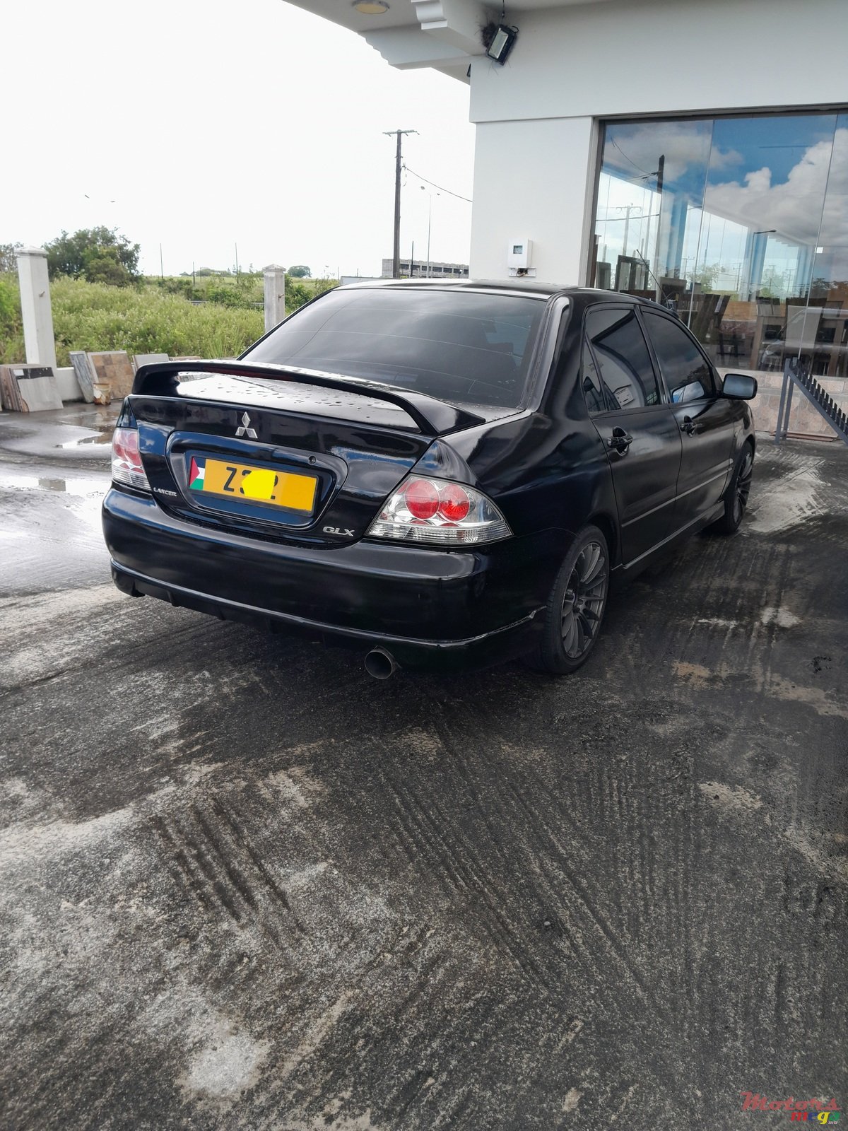 2004' Mitsubishi Lancer photo #4