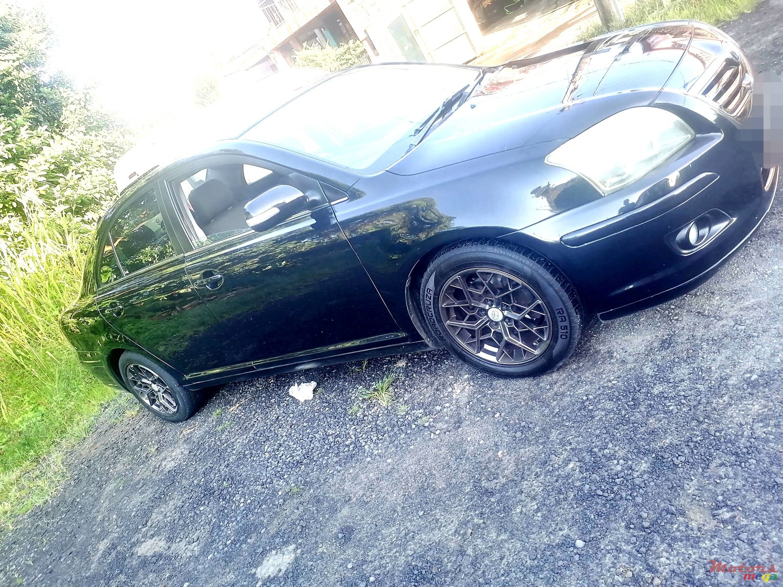 2008' Toyota Avensis photo #1