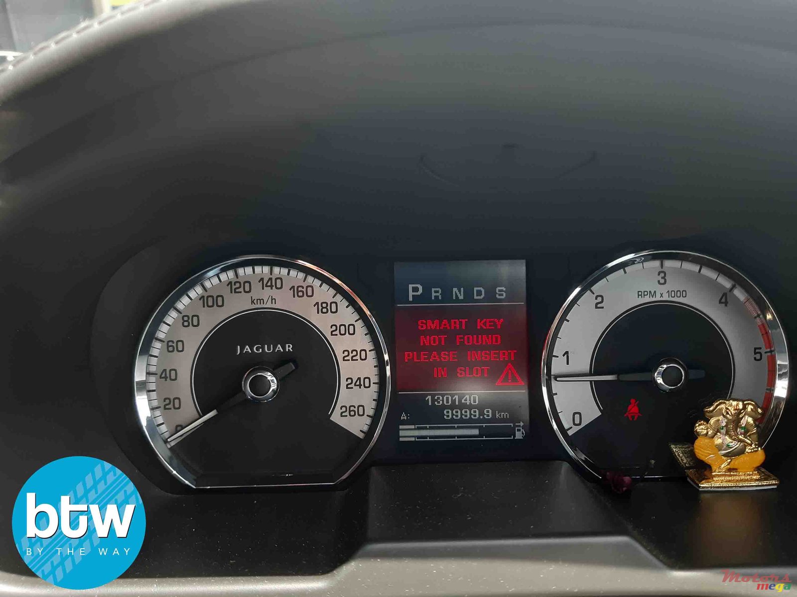 2011' Jaguar XF Sport photo #7