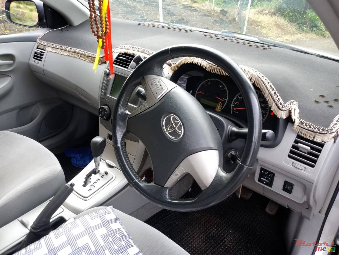 2006' Toyota Axio - photo #6