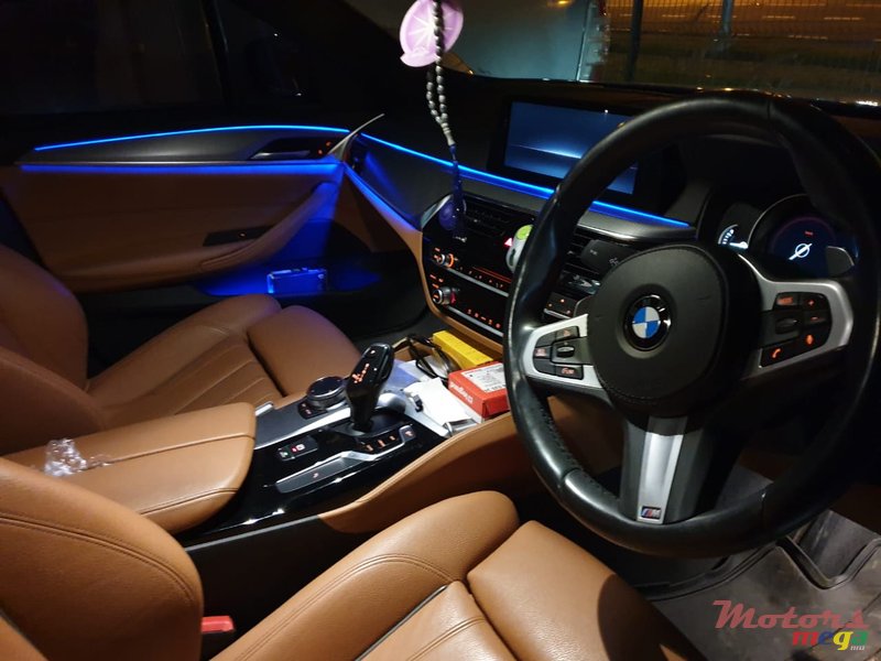 2018' BMW 520 M performance photo #5