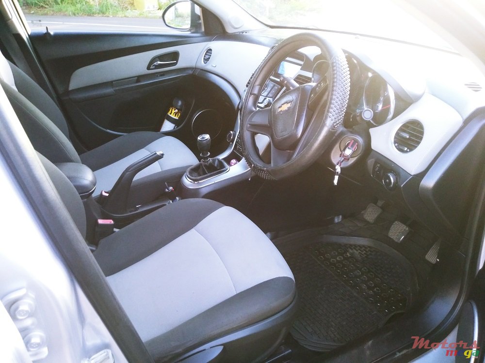 2012' Chevrolet Cruze  LT 1.6 photo #5