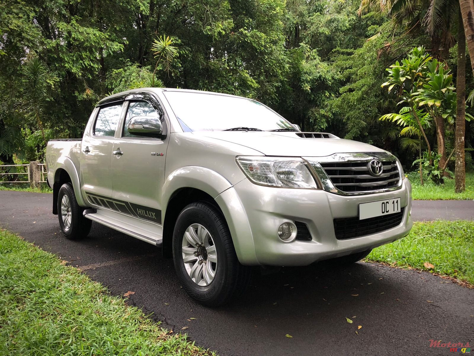 2011' Toyota Hilux 3.0 photo #1