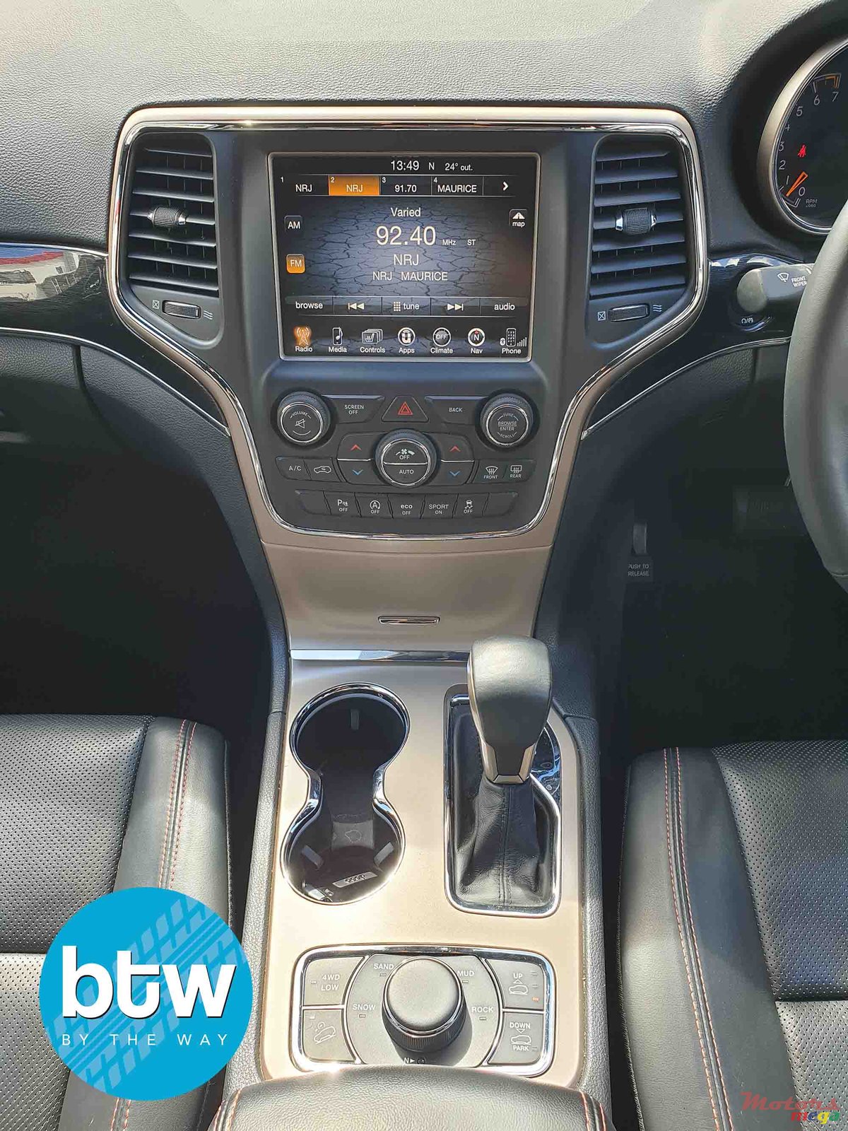 2017' Jeep Grand Cherokee 75th Anniversary Package V6 photo #4