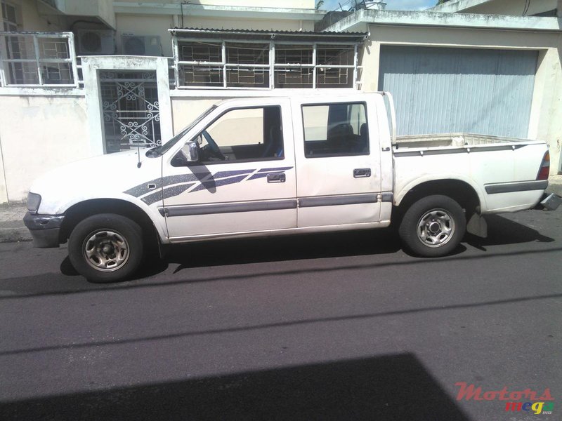 1998' Isuzu KB Series 2.8D turbo photo #1