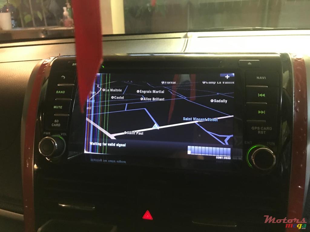 2014' Toyota Yaris photo #3