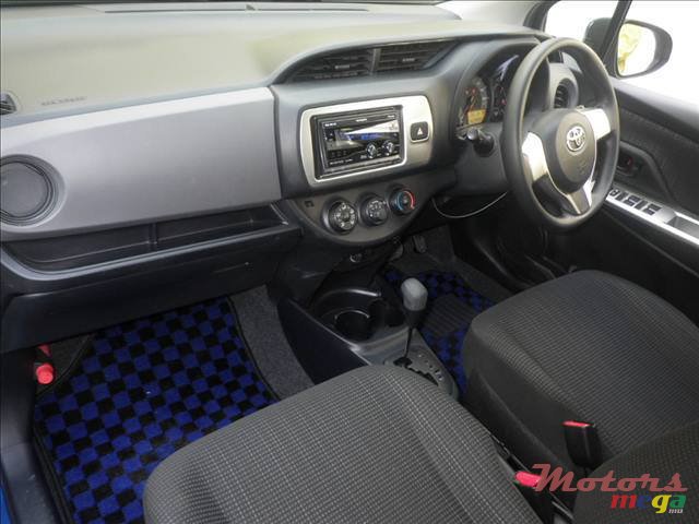 2014' Toyota Vitz photo #3