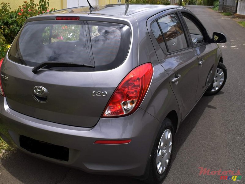 2012' Hyundai i20 photo #3