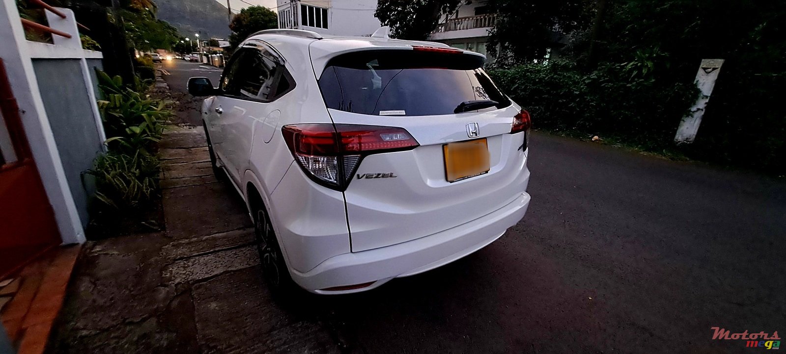 2016' Honda HR-V Vezel z sencing photo #2