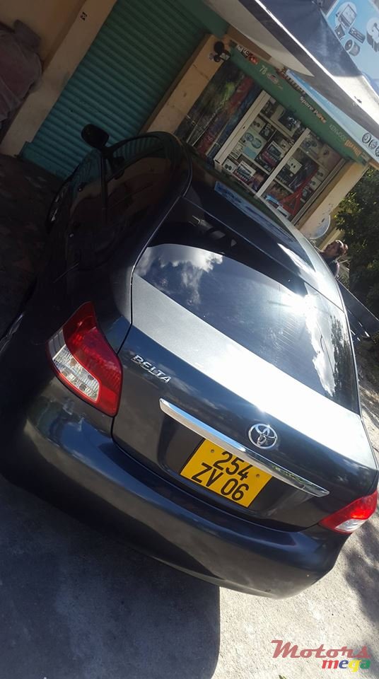 2006' Toyota Belta photo #6