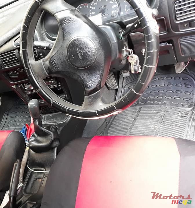 1999' Mitsubishi photo #3