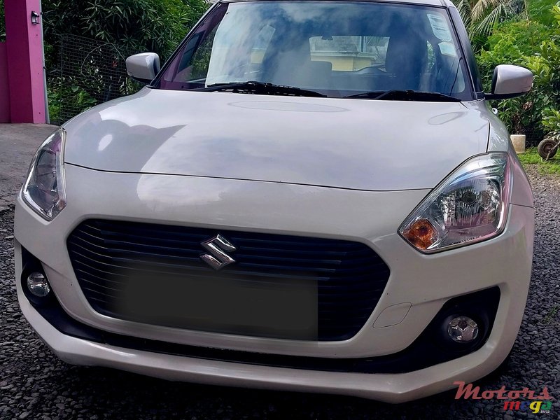 2018' Suzuki Swift photo #2