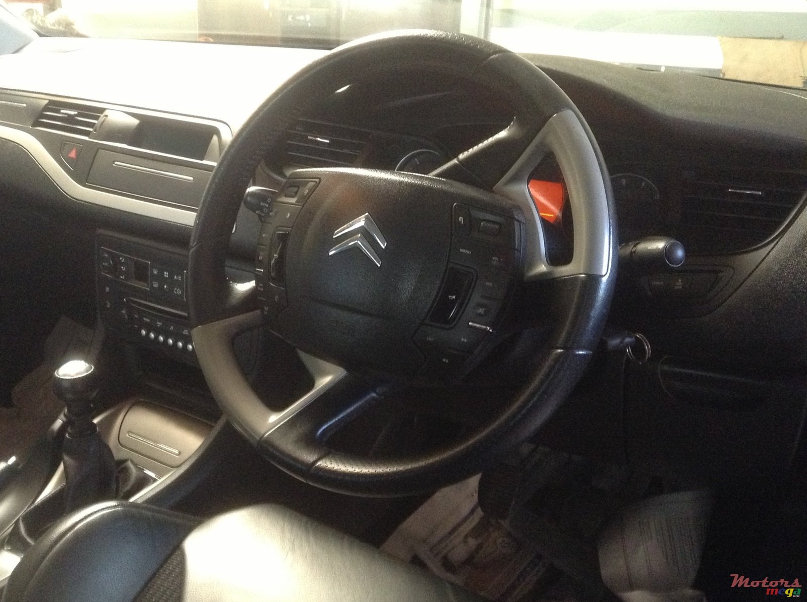 2011' Citroen C5 photo #3