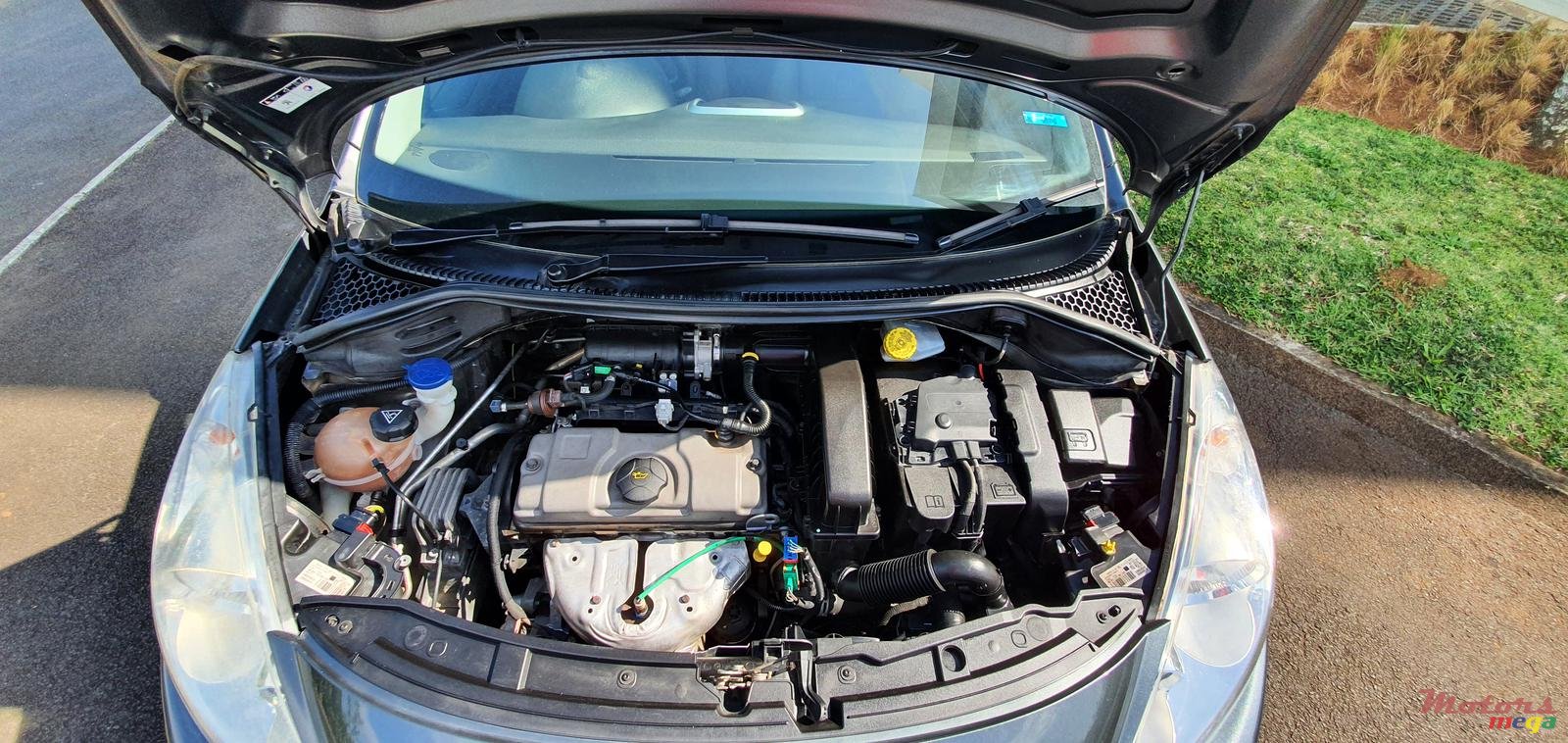 2012' Peugeot 207 photo #6