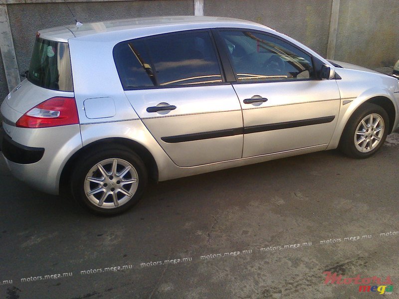 2006' Renault original photo #1