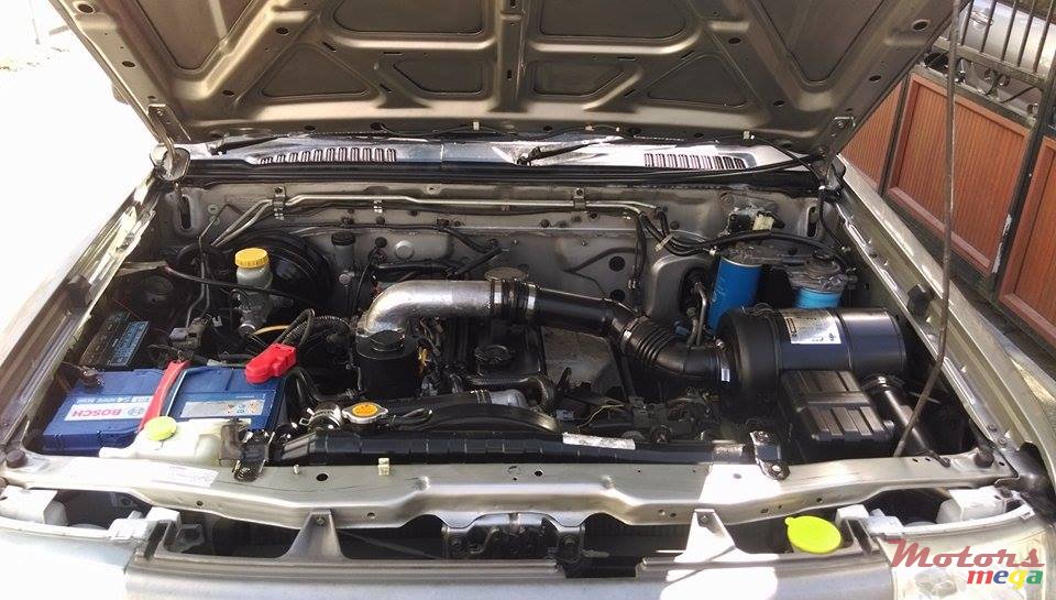 2007' Nissan Hardbody 2X4 photo #3