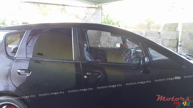 2003' Mitsubishi Colt photo #1