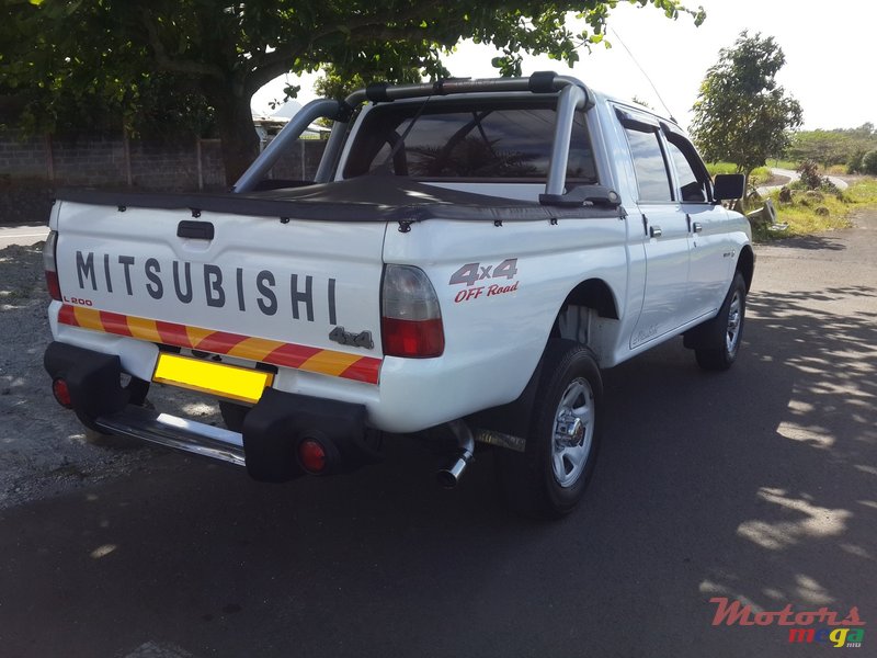 2008' Mitsubishi L200 (4x4) photo #3