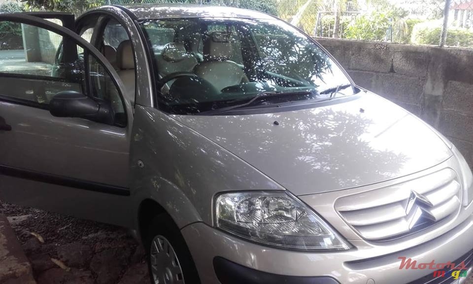 2008' Citroen C3 photo #2