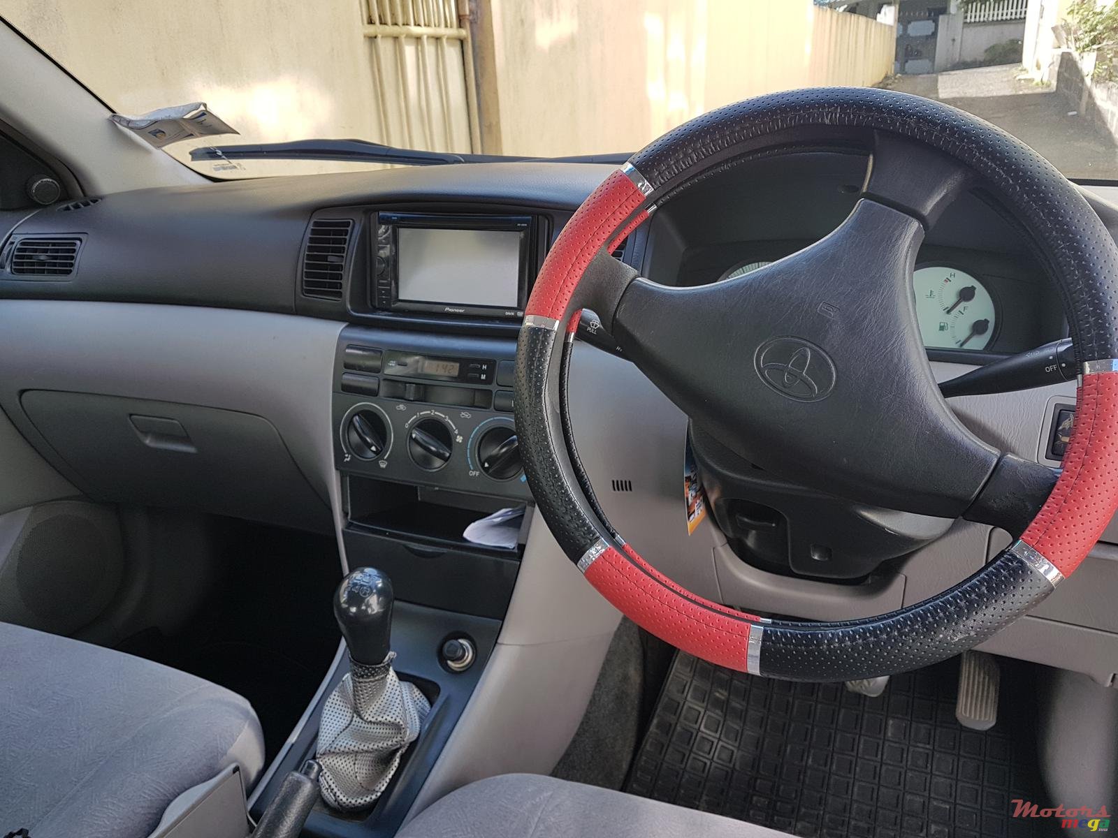 2002' Toyota Corolla photo #3