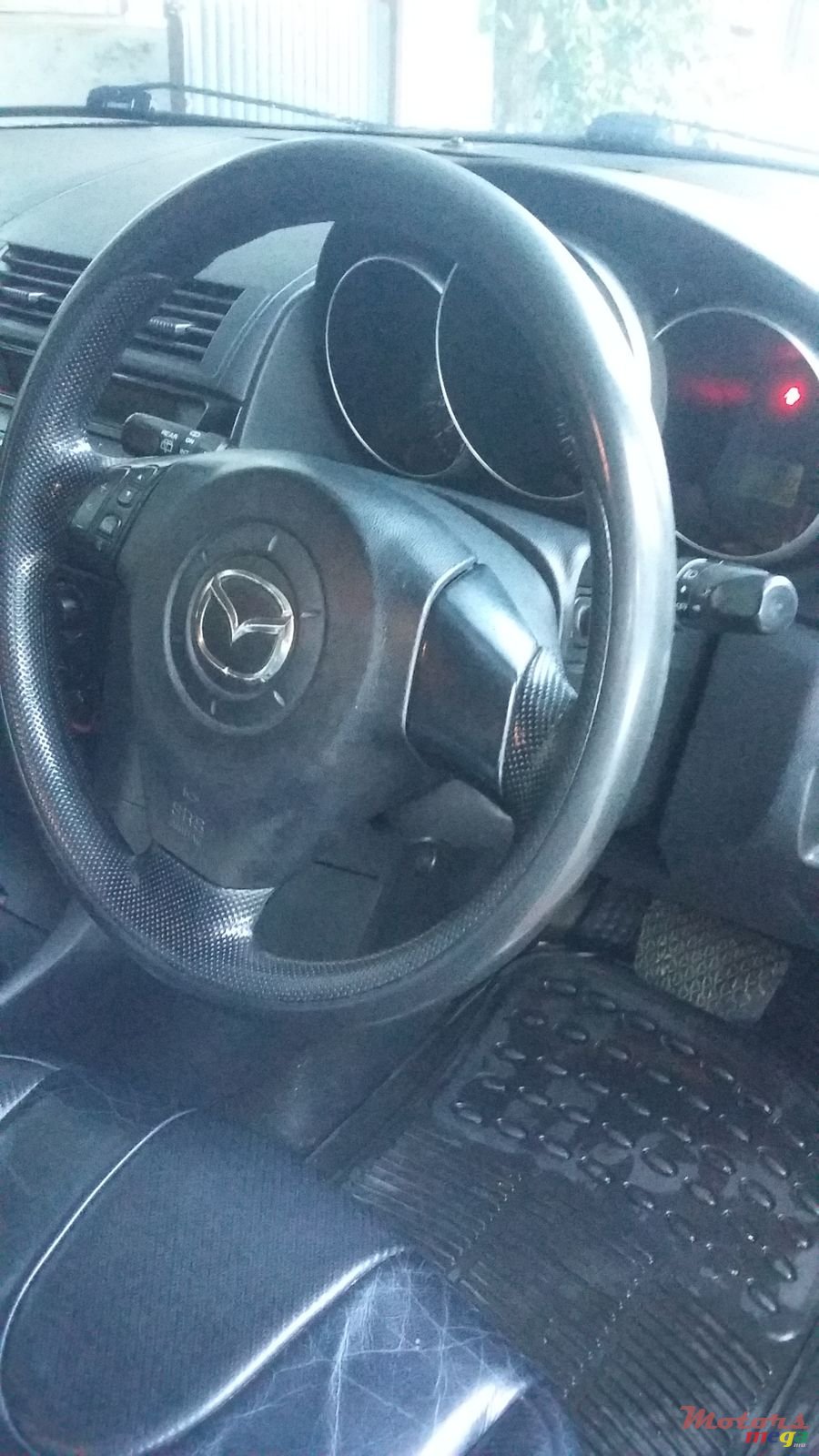 2005' Mazda 3 photo #3