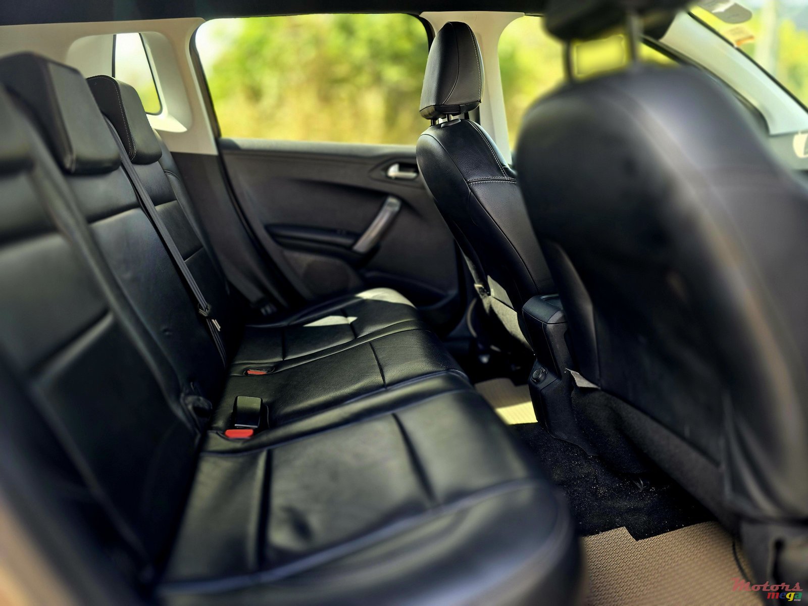 2016' Peugeot 2008 1.2 Turbo photo #4