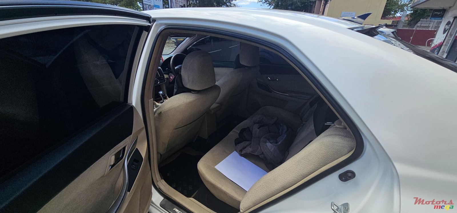 2013' Toyota Premio photo #3