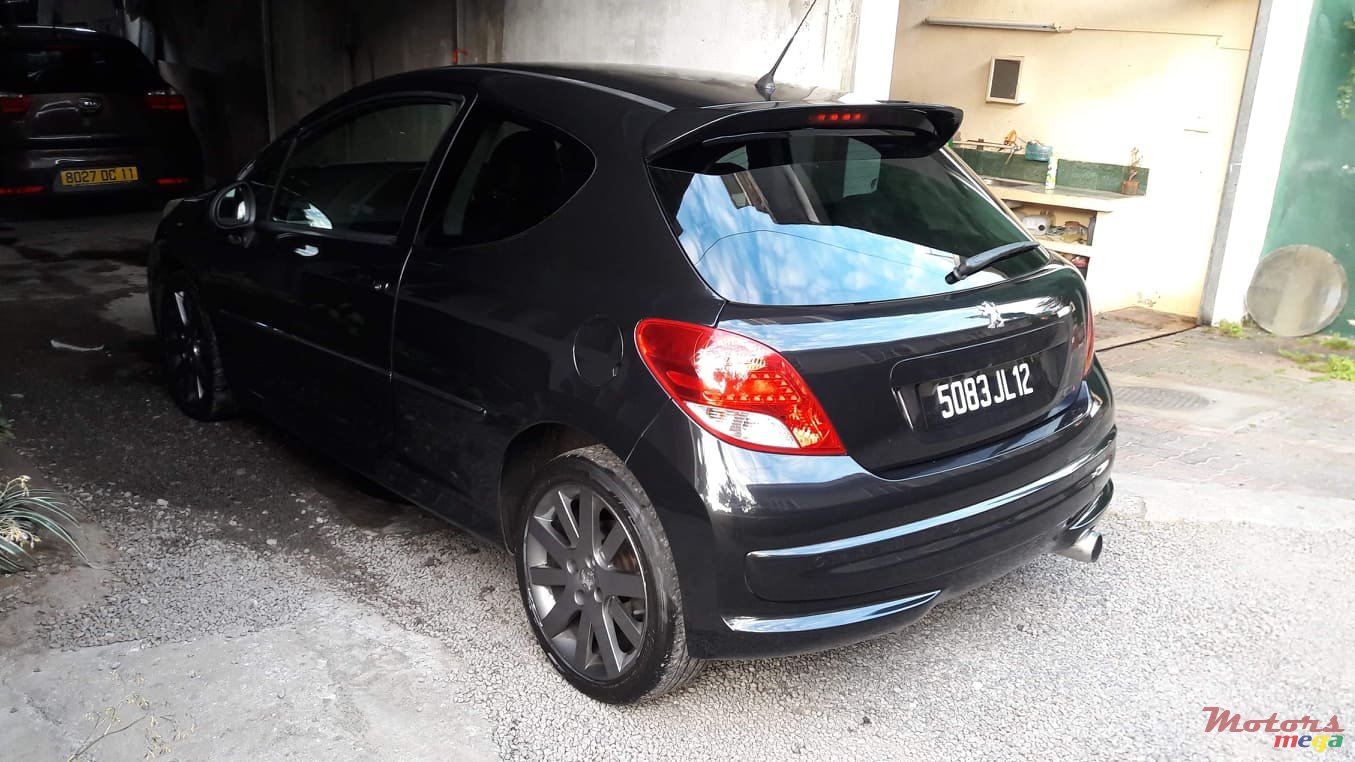 2012' Peugeot 207 GTI photo #5