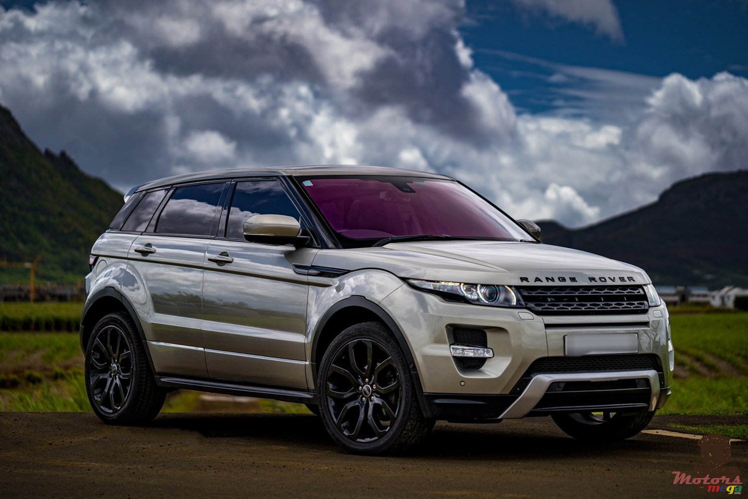 2012' Land Rover Range Rover Evoque photo #1