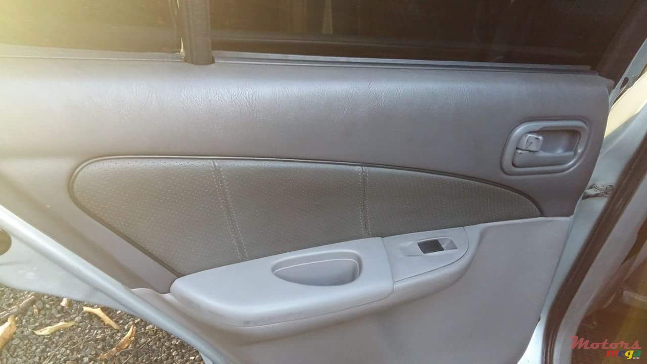 1999' Nissan B15 photo #5