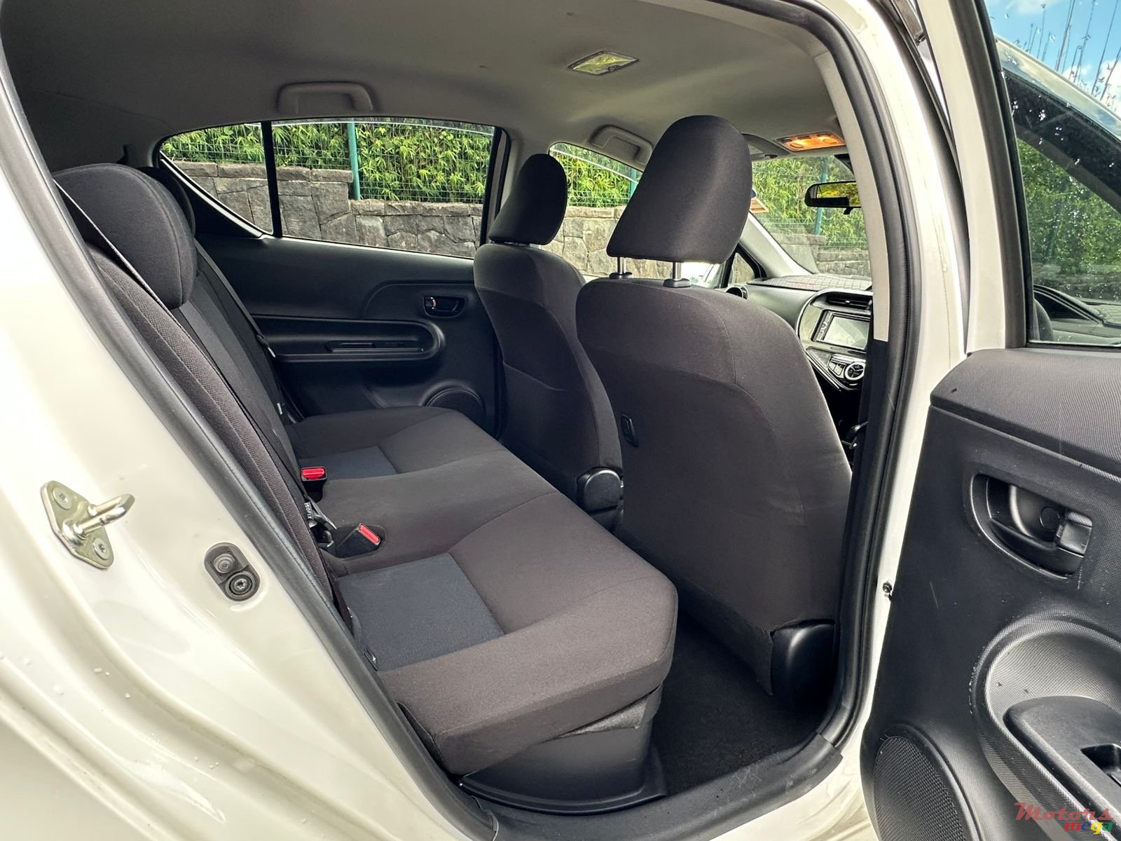 2018' Toyota Aqua photo #7