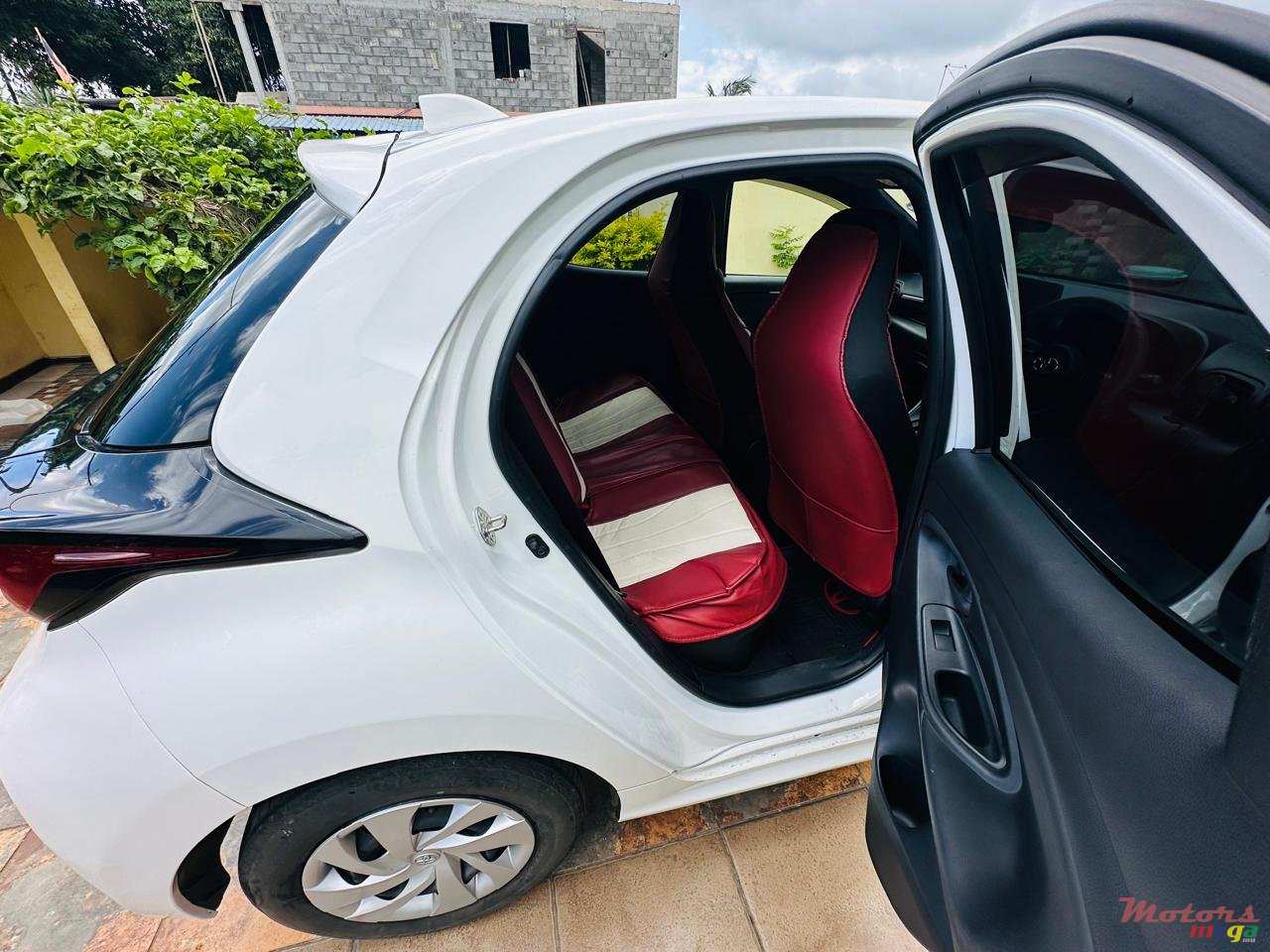 2021' Toyota Yaris photo #6