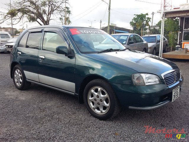 1998' Toyota Starlet Carat photo #1