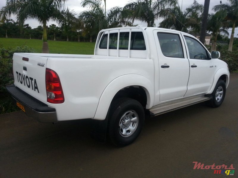 2006' Toyota Hilux 1 owner photo #3